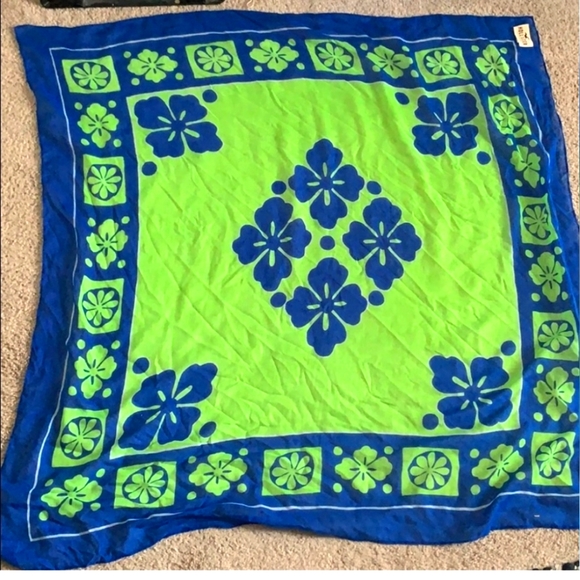 Hollister Accessories - Hollister Hawaiian Scarf Blue Green shamrock